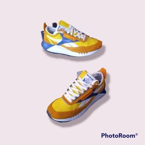 💥💥SOLD💥💥Reebok Sneakers